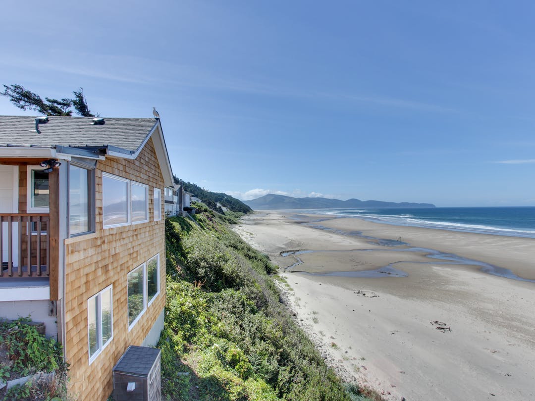 Oceanside Inn located on the Oregon Coast in Oceanside, OR