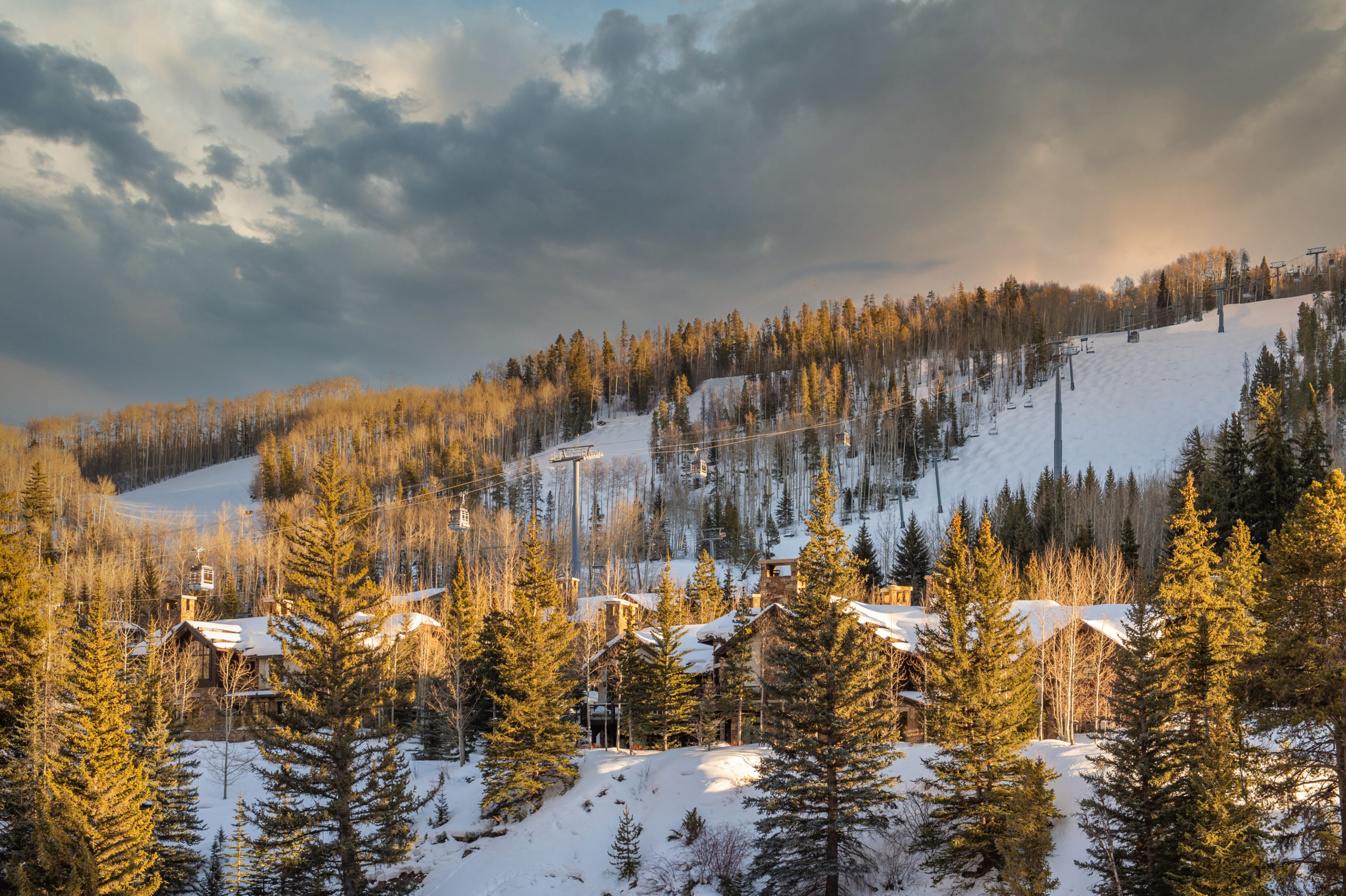 A snowy mountain in Vail on a winter day