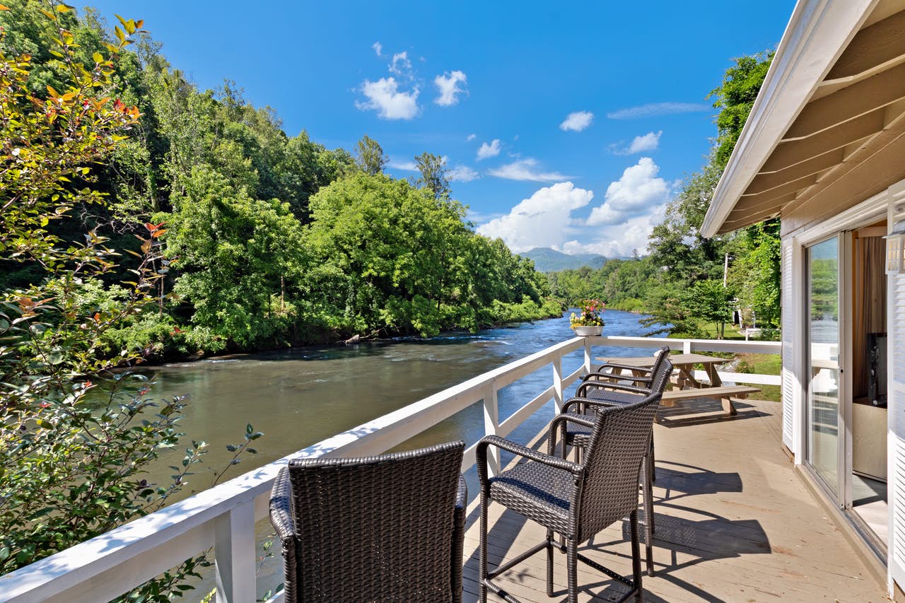 balcony of vacation rental in North Carolina overlooking river