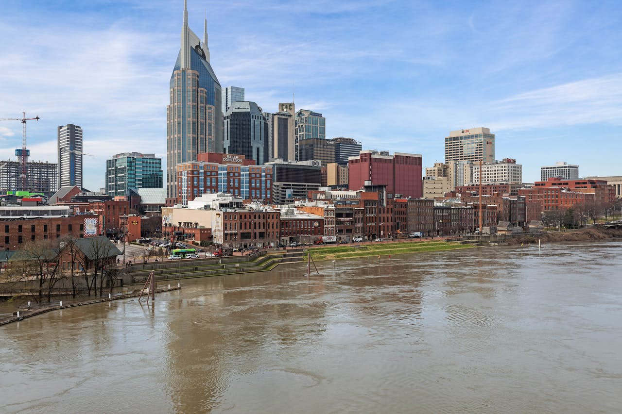 river and skyline view in Nashville