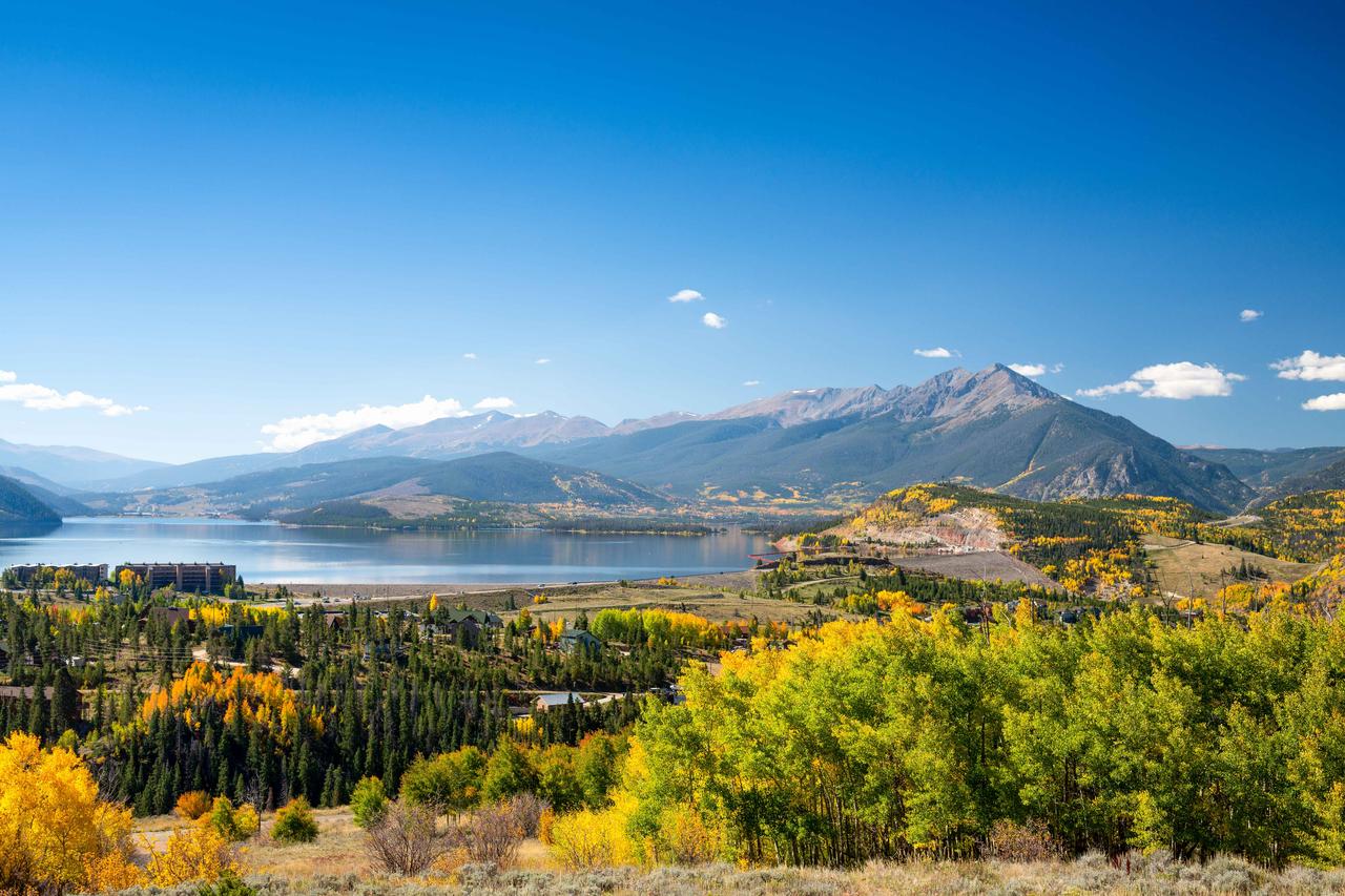 beautiful landscape of fall in breckenridge showing ten mile range and the ski area