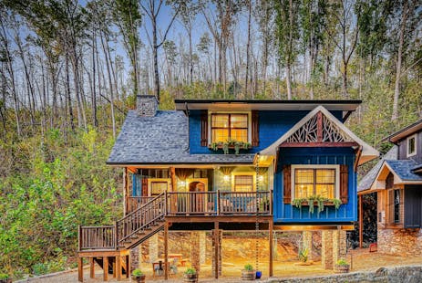 Blue home in Gatlinburg, Tennessee