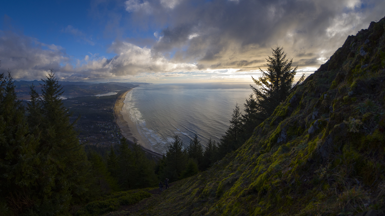 Southern view from Neahkahnie Mountain at sunset