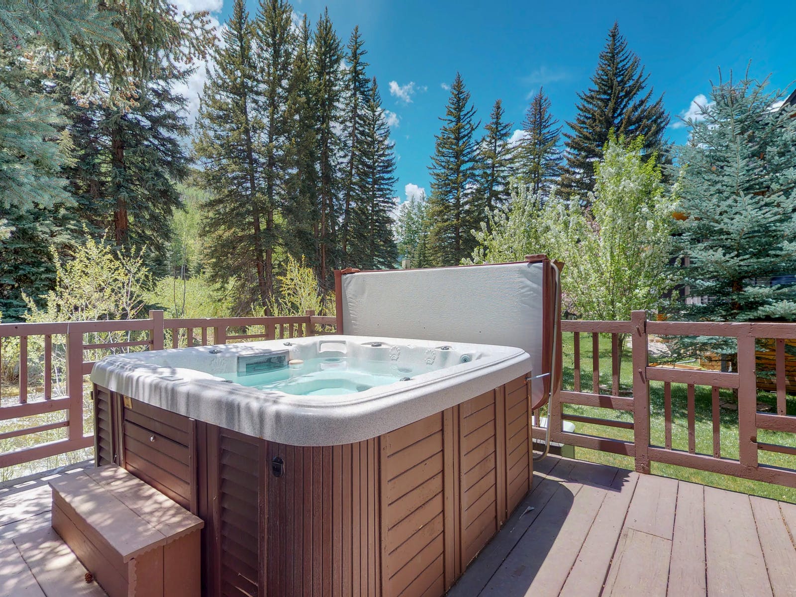 hot tub of vacation rental in colorado