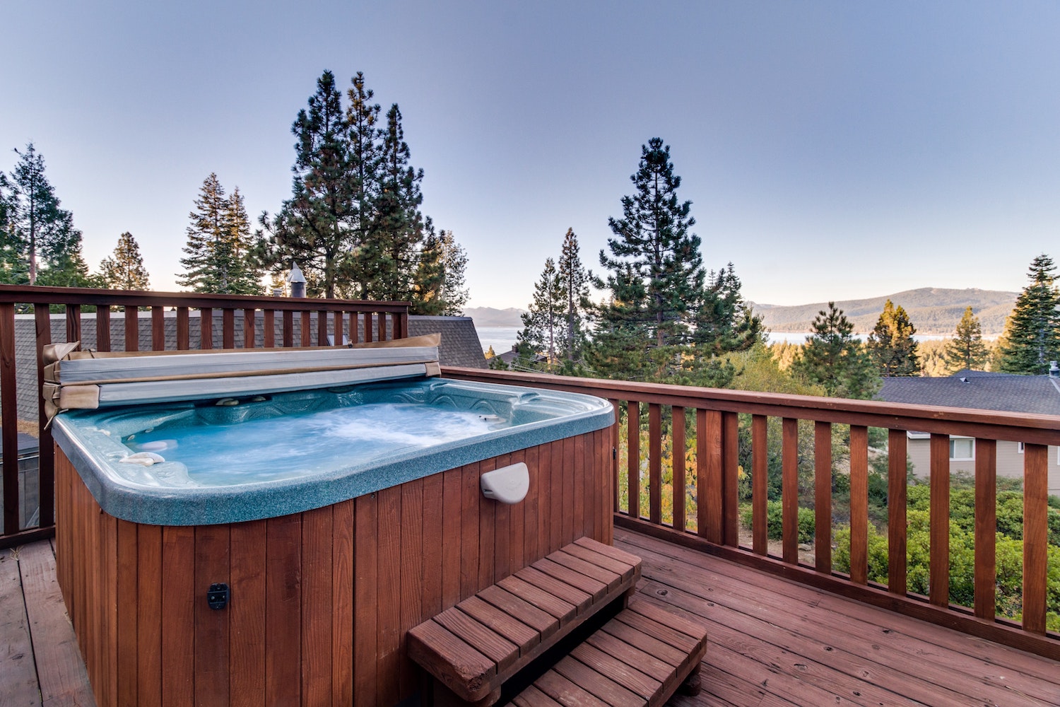 Vacation rental in Lake Tahoe with hot tub and lake views