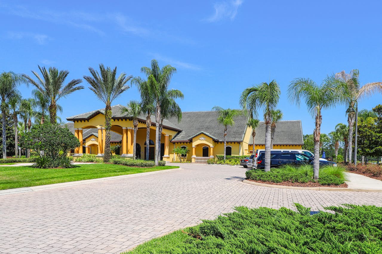 Brightly colored vacation home in Kissimmee, FL