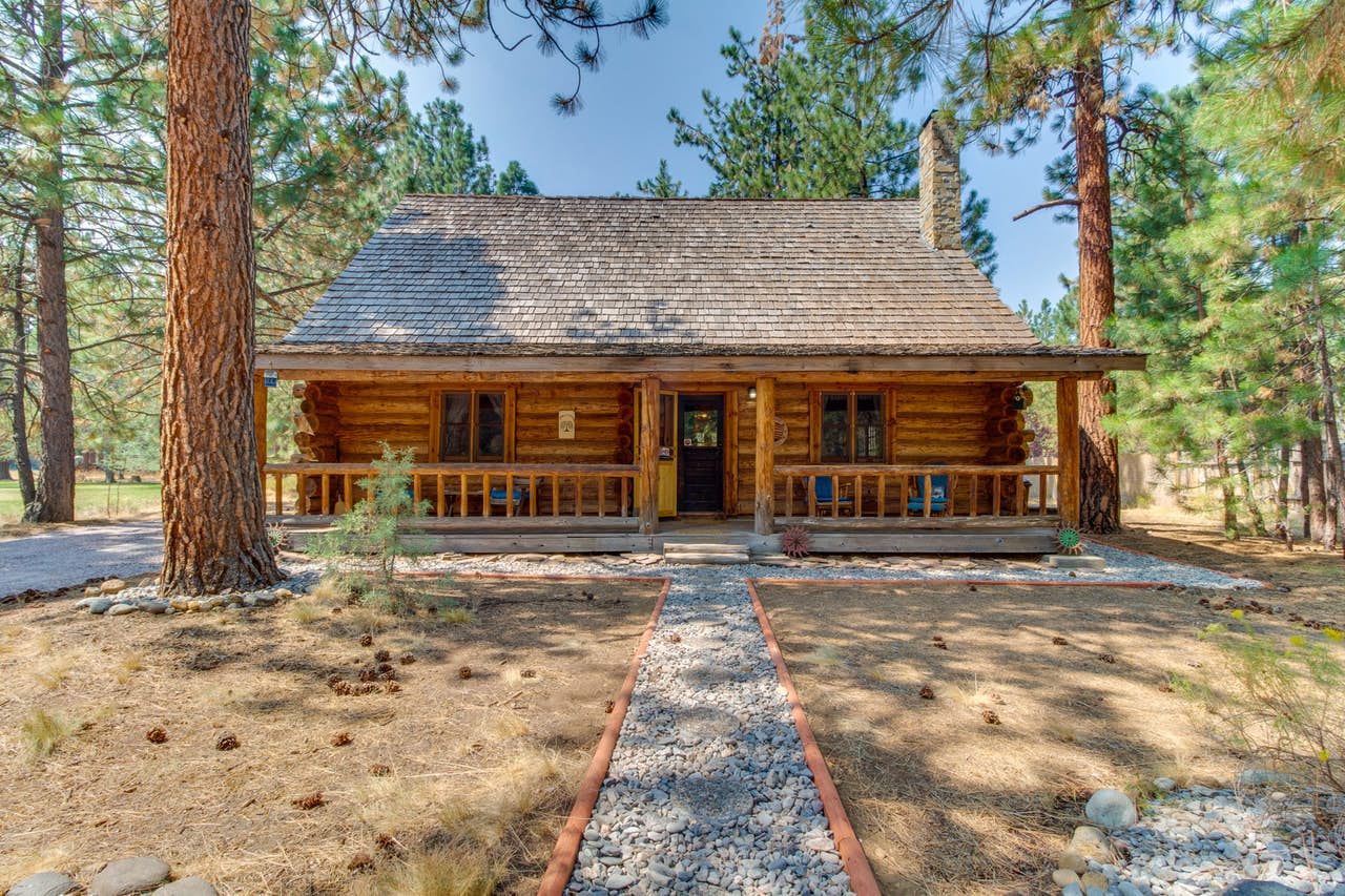 the Tollgate Log Cabin in Sisters, OR