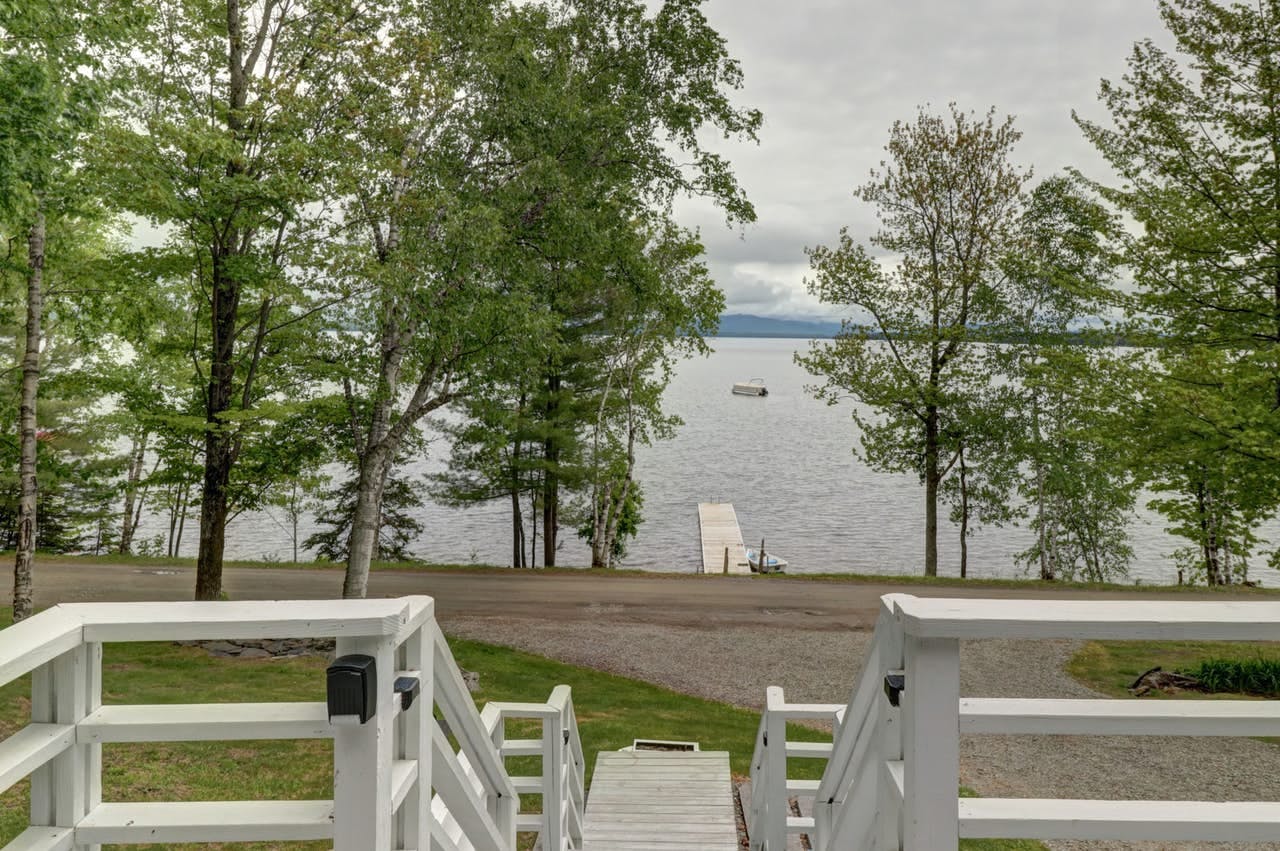 7 DogFriendly Cabins Around Moosehead Lake Vacasa