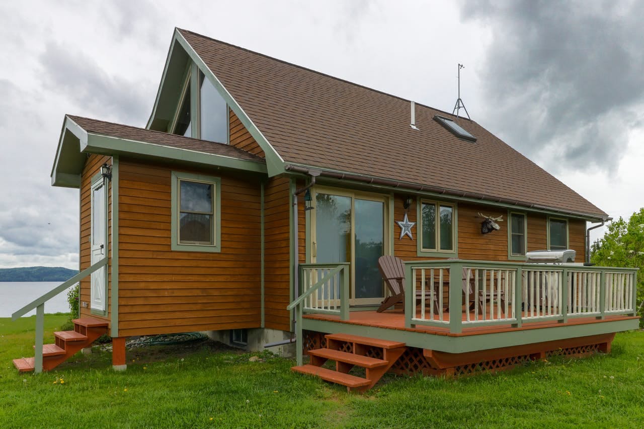 7 DogFriendly Cabins Around Moosehead Lake Vacasa