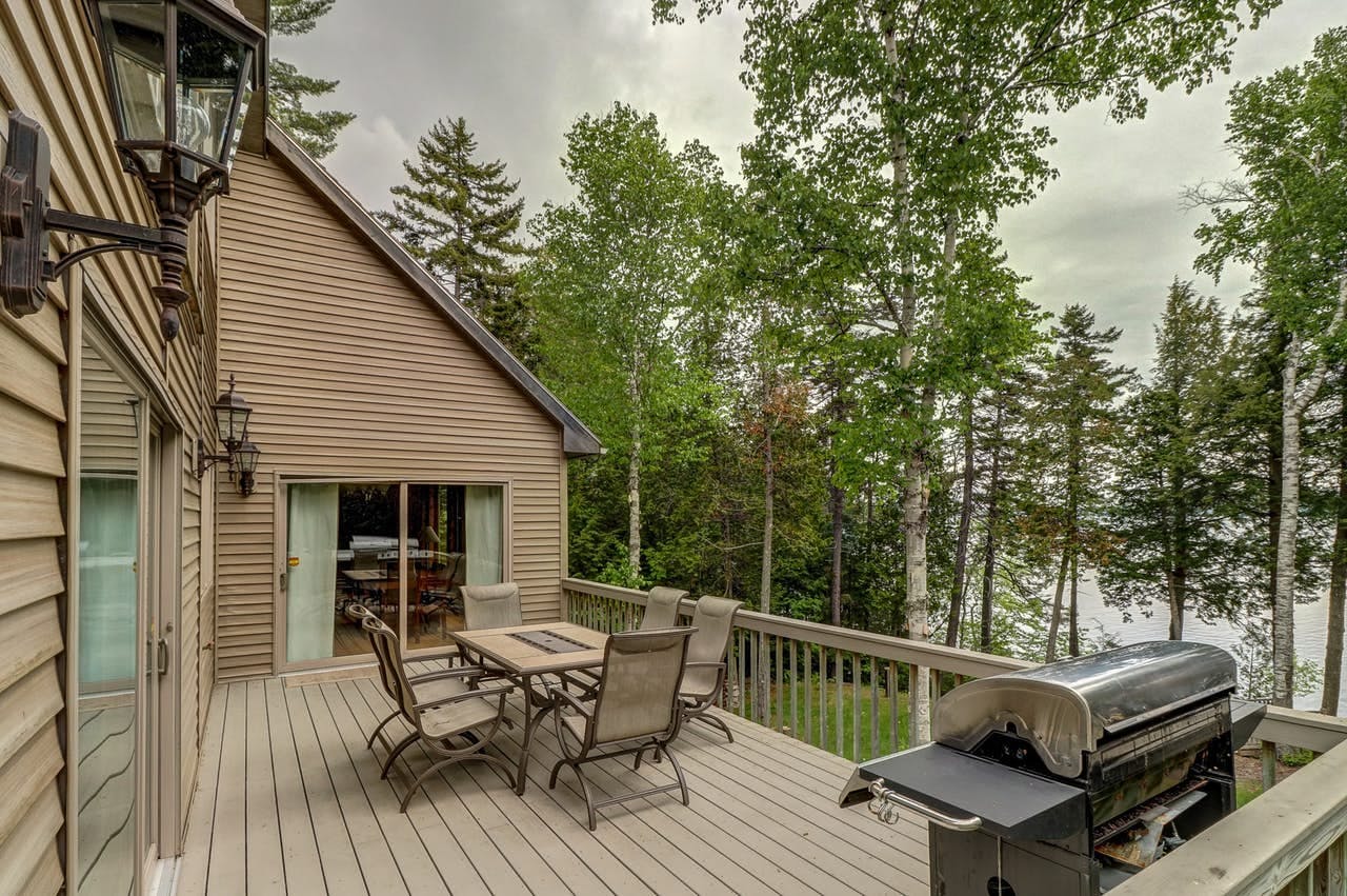 7 Dog-Friendly Cabins Around Moosehead Lake | Vacasa