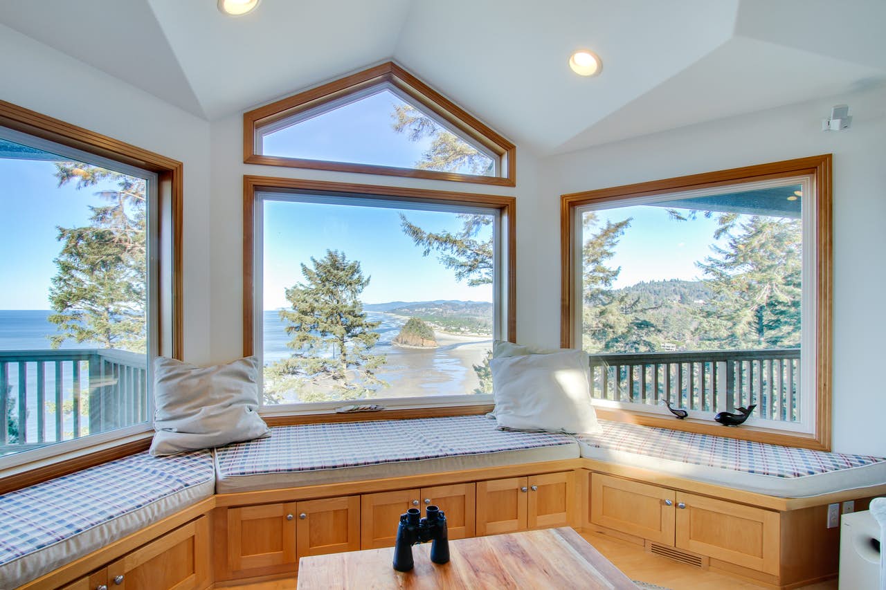 an oregon coast vacation rental overlooking the ocean