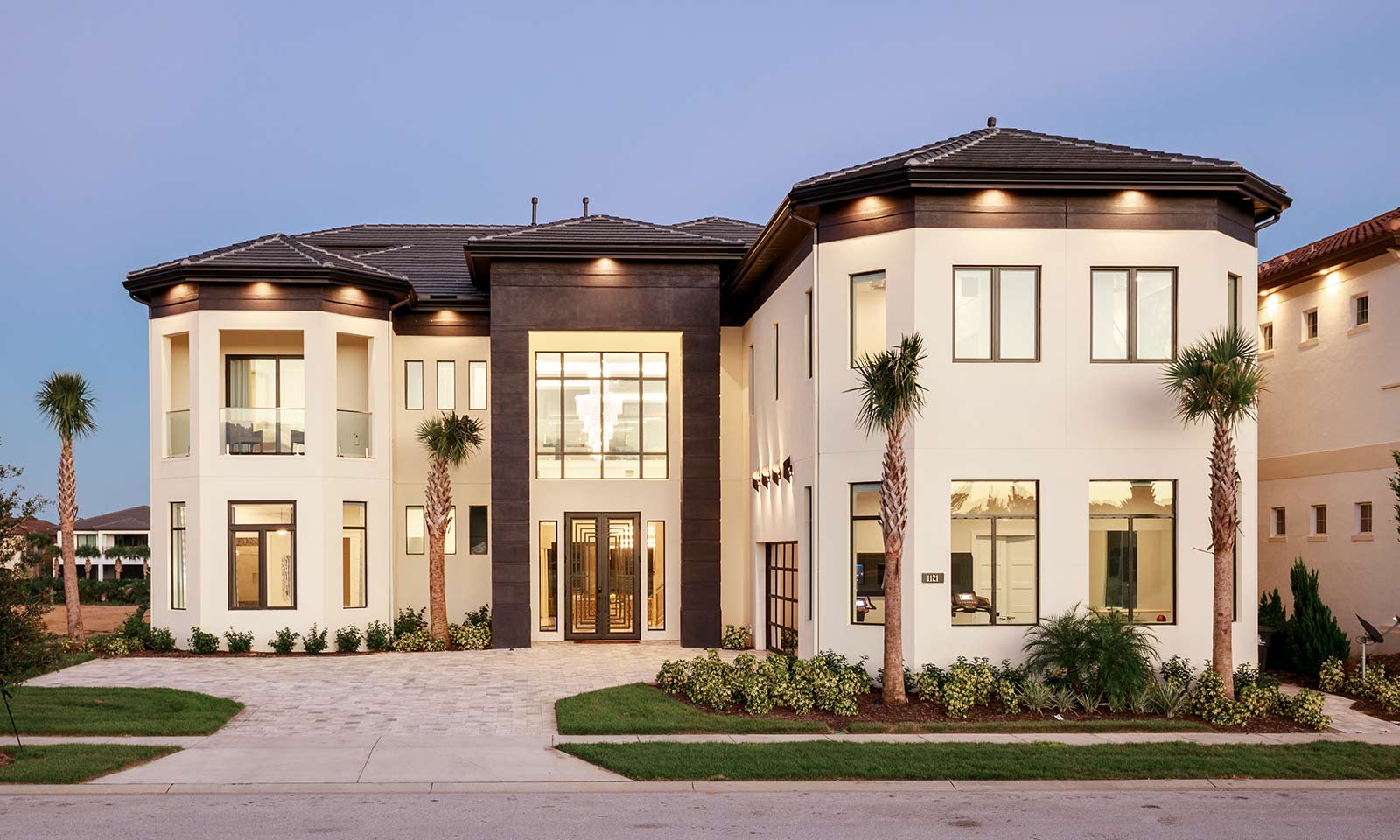 The exterior of a elegant, high end vacation rental near Disney World in Florida.