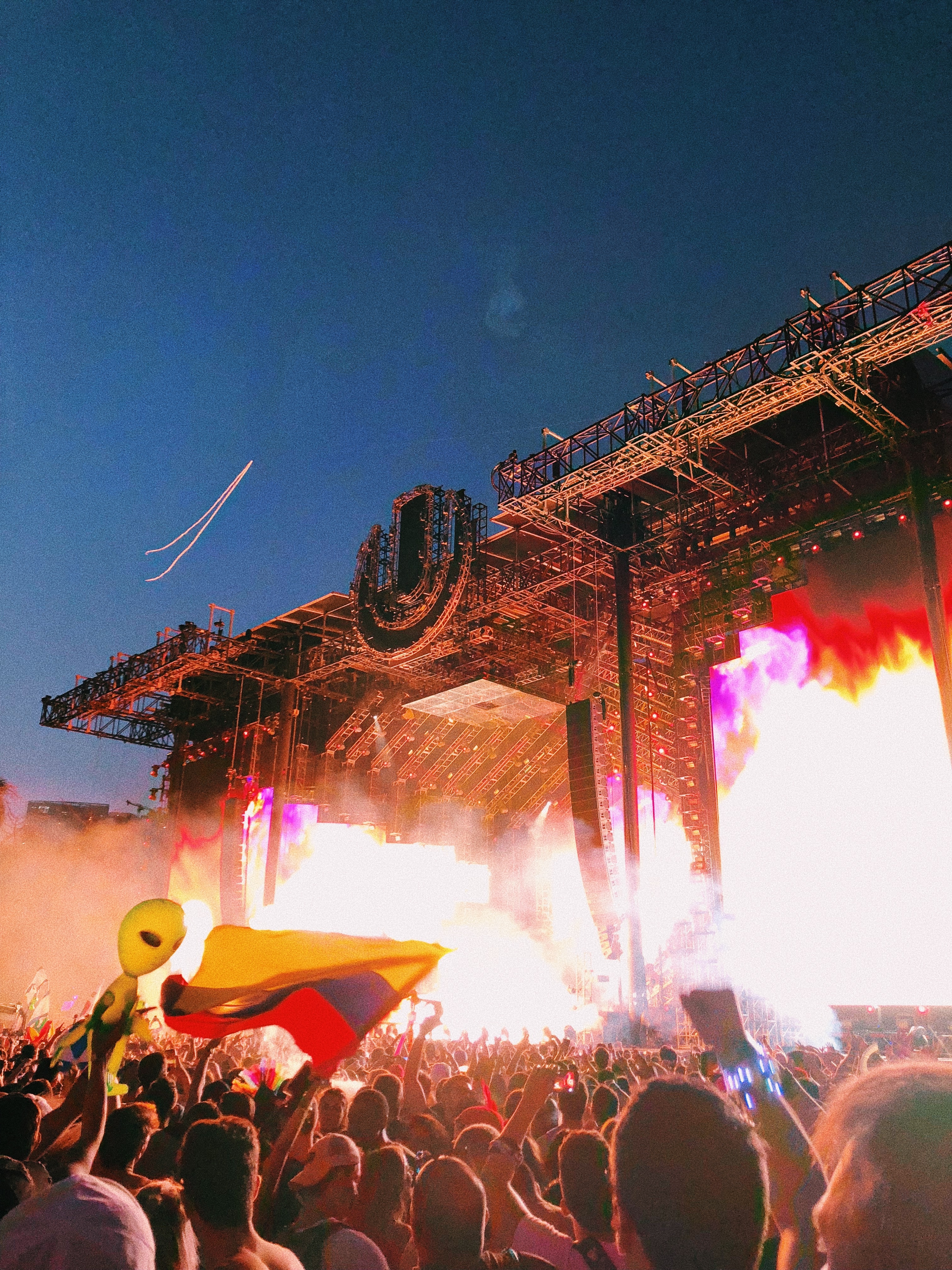People watching live music at ULTRA fest.