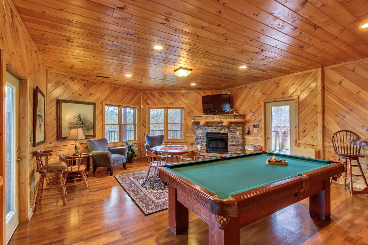 Petfriendly Cabin Vacations in Tennessee Vacasa