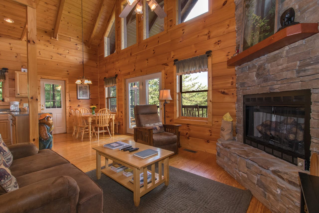 Pet-friendly vacation cabin in Townsend, TN