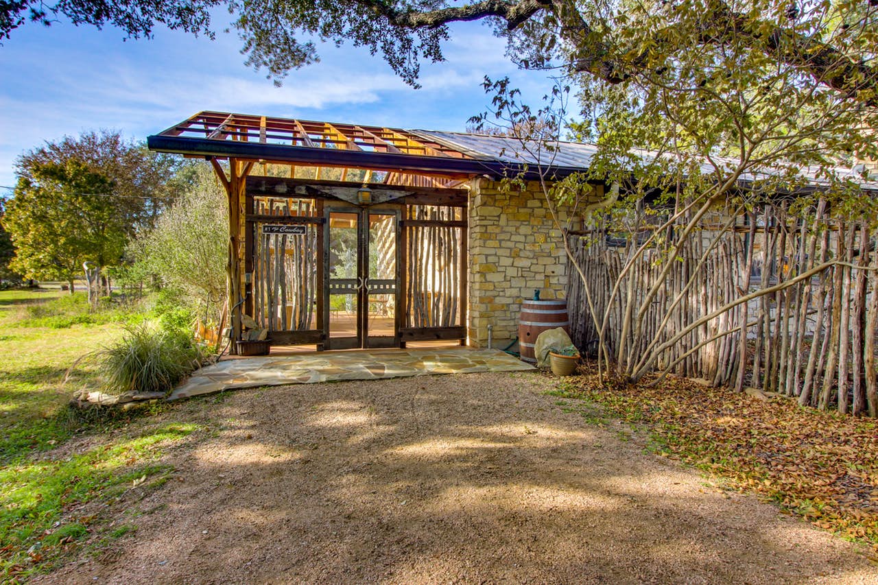 View of Wimberley, TX cabin from driveway